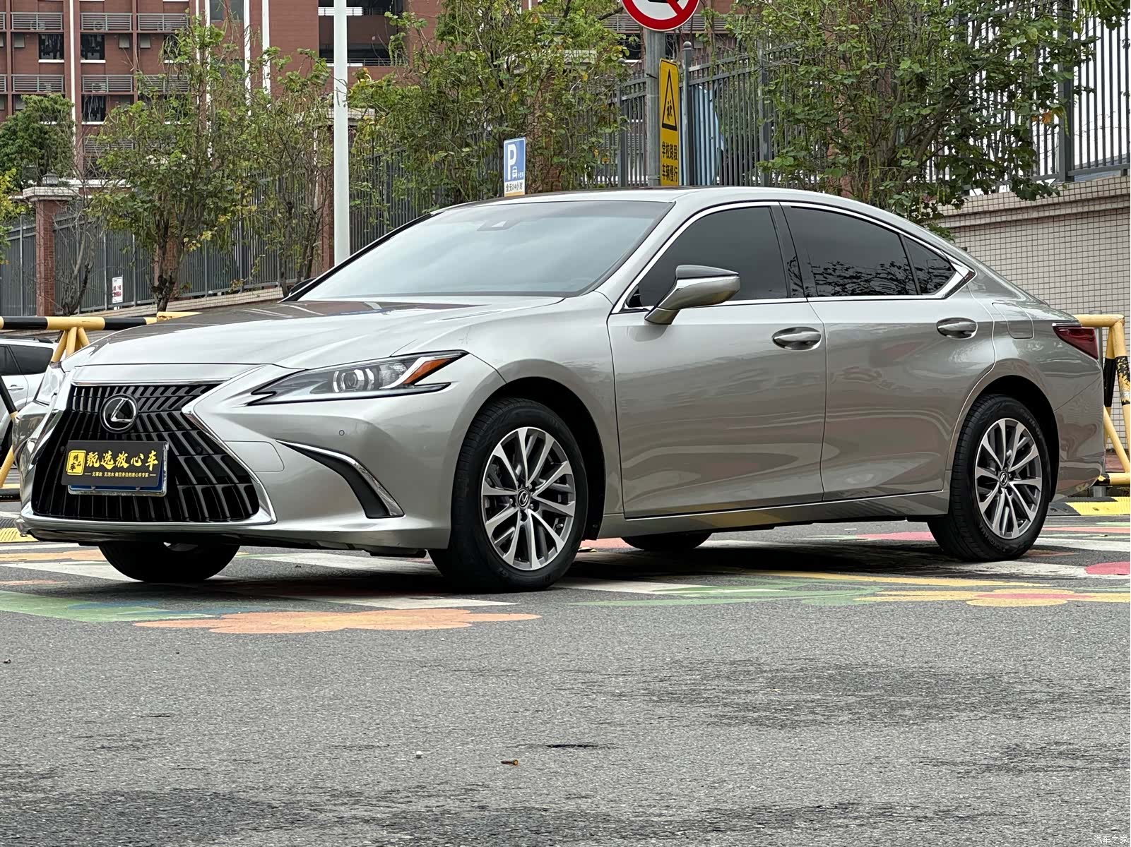 Lexus ES, 2024 1