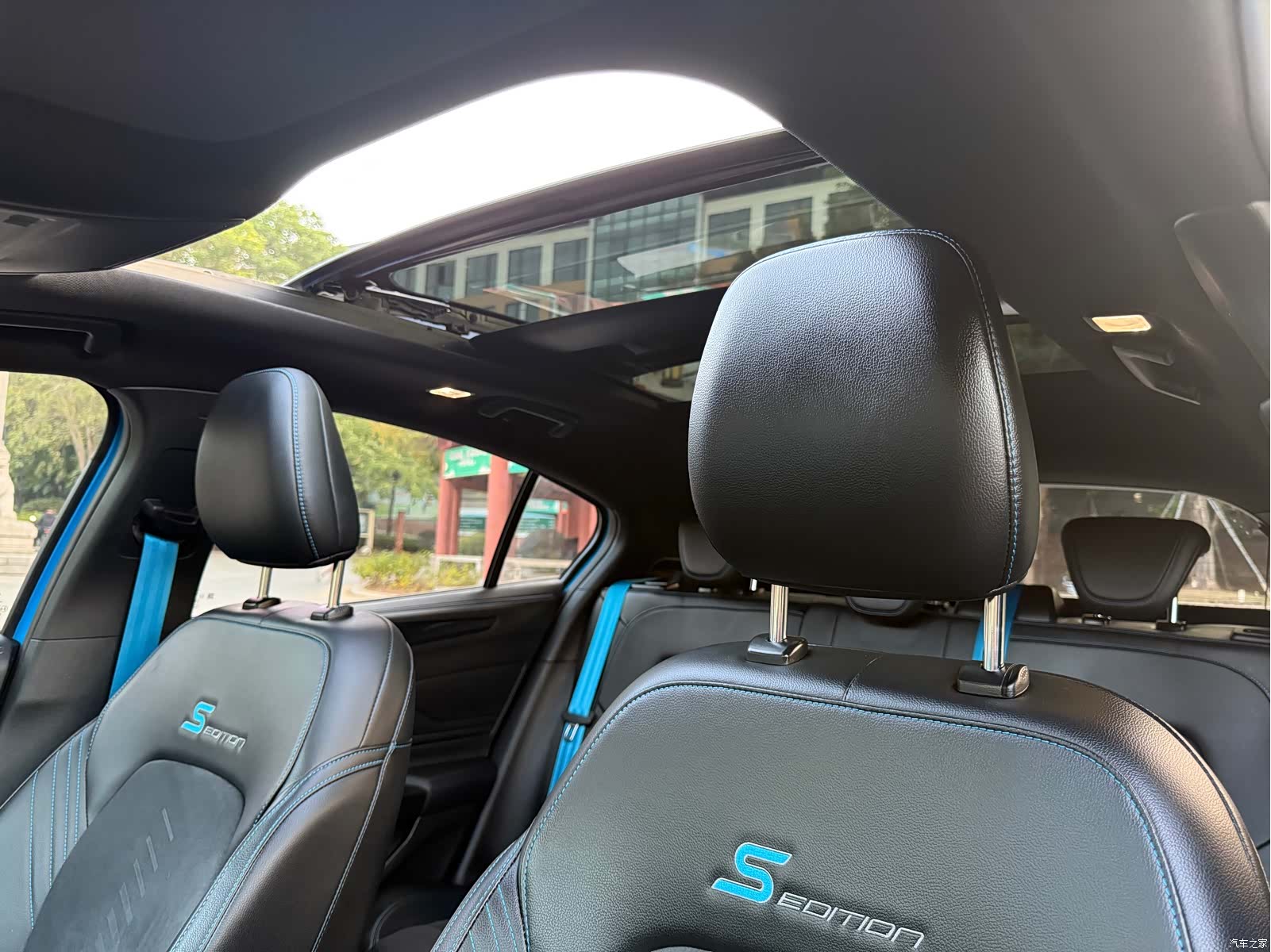 Ford Focus, 2022 9