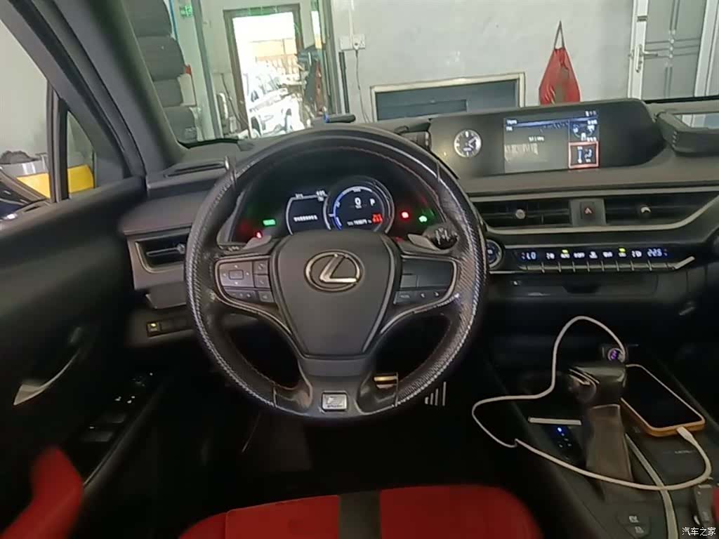 Lexus UX, 2019 11