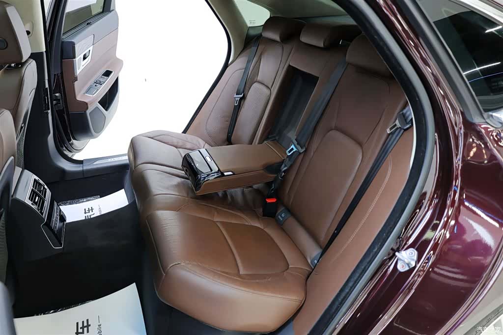 Land Rover XFL, 2018 30