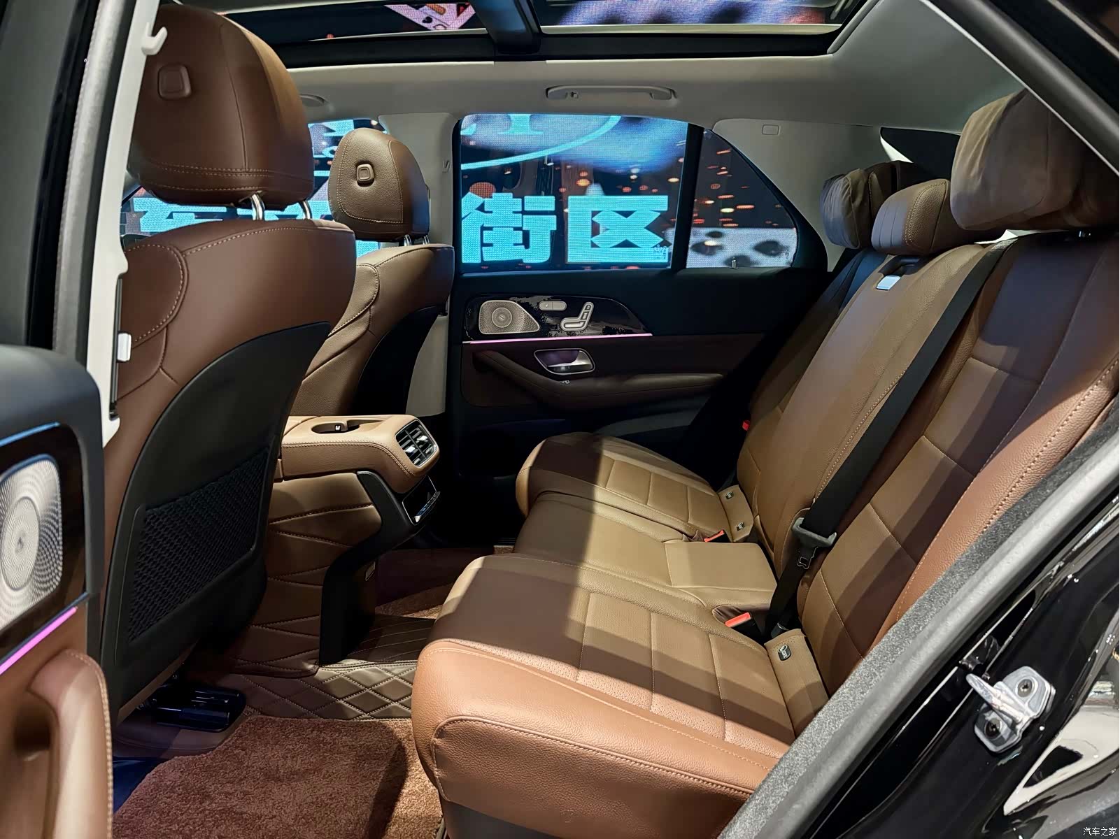 Mercedes-Benz GLE, 2024 14