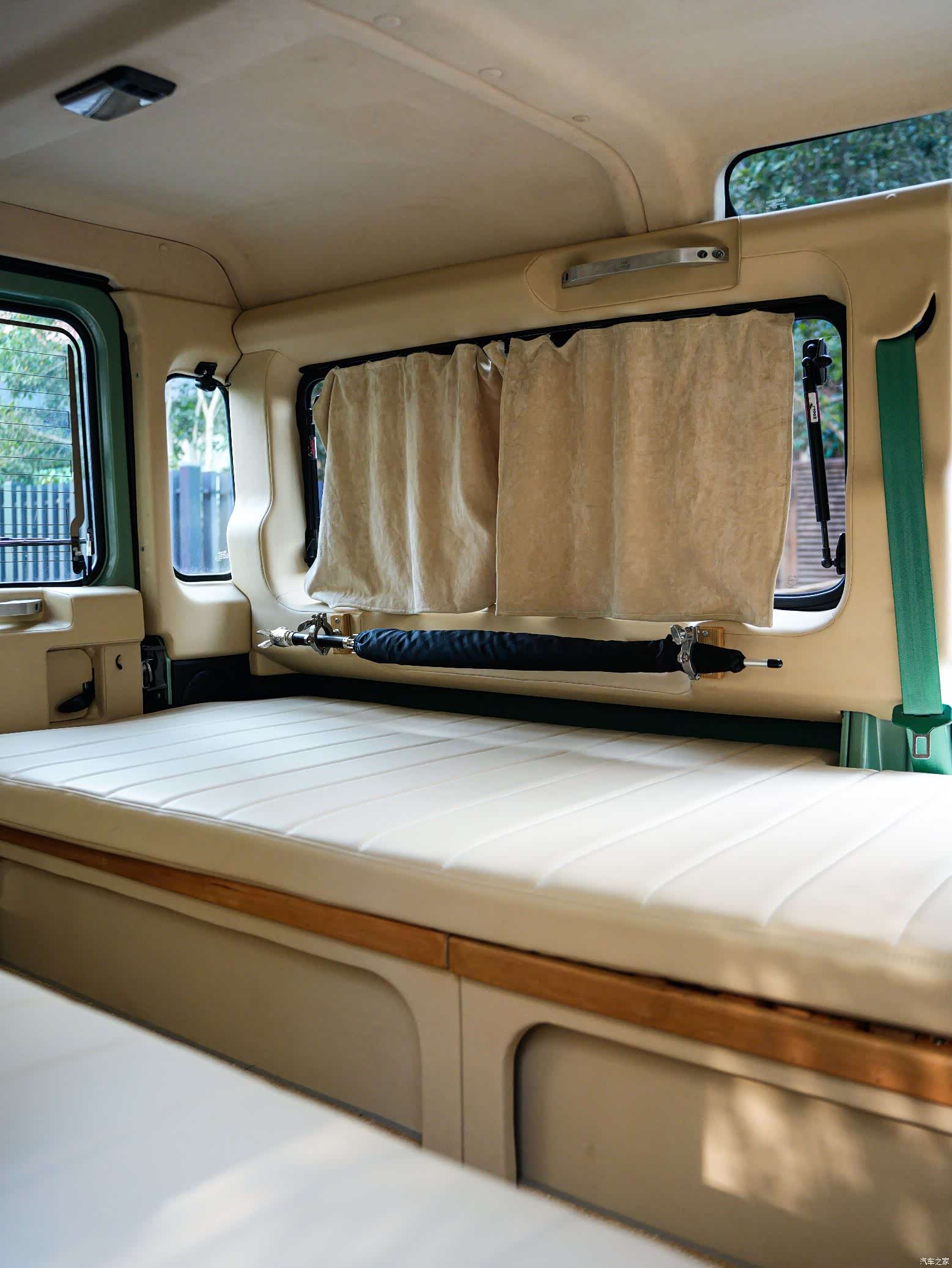Land Rover Defender, 2013 20