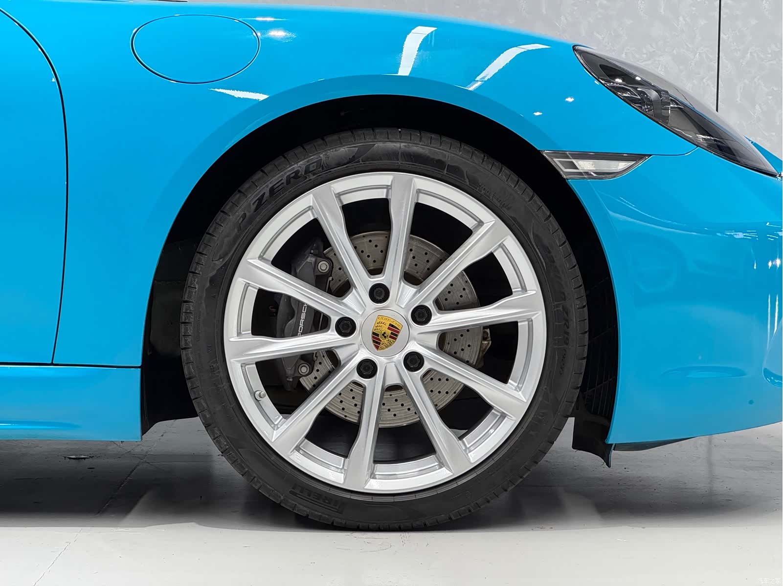 Porsche Cayman, 2019 11
