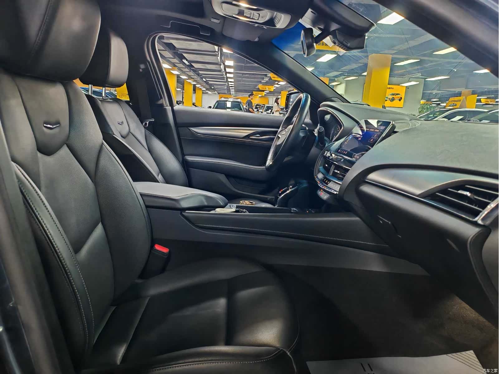 Cadillac CT5, 2020 все фото