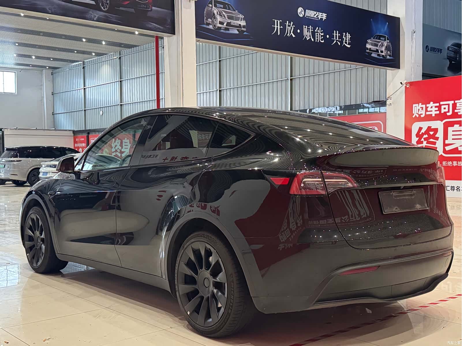 Tesla Model Y, 2024 6