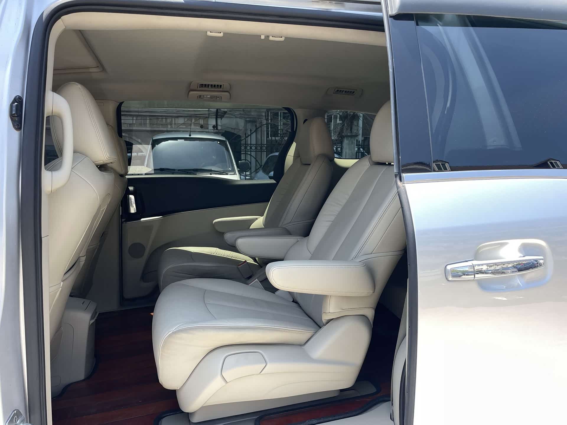 Buick GL8, 2017 16