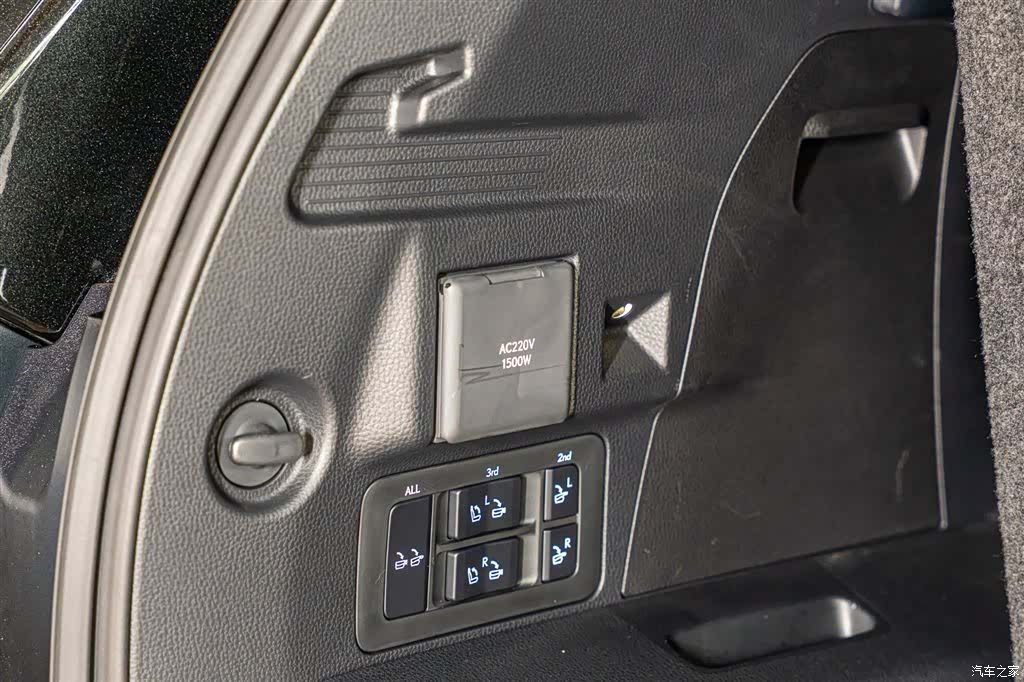 Lexus LX, 2025 15
