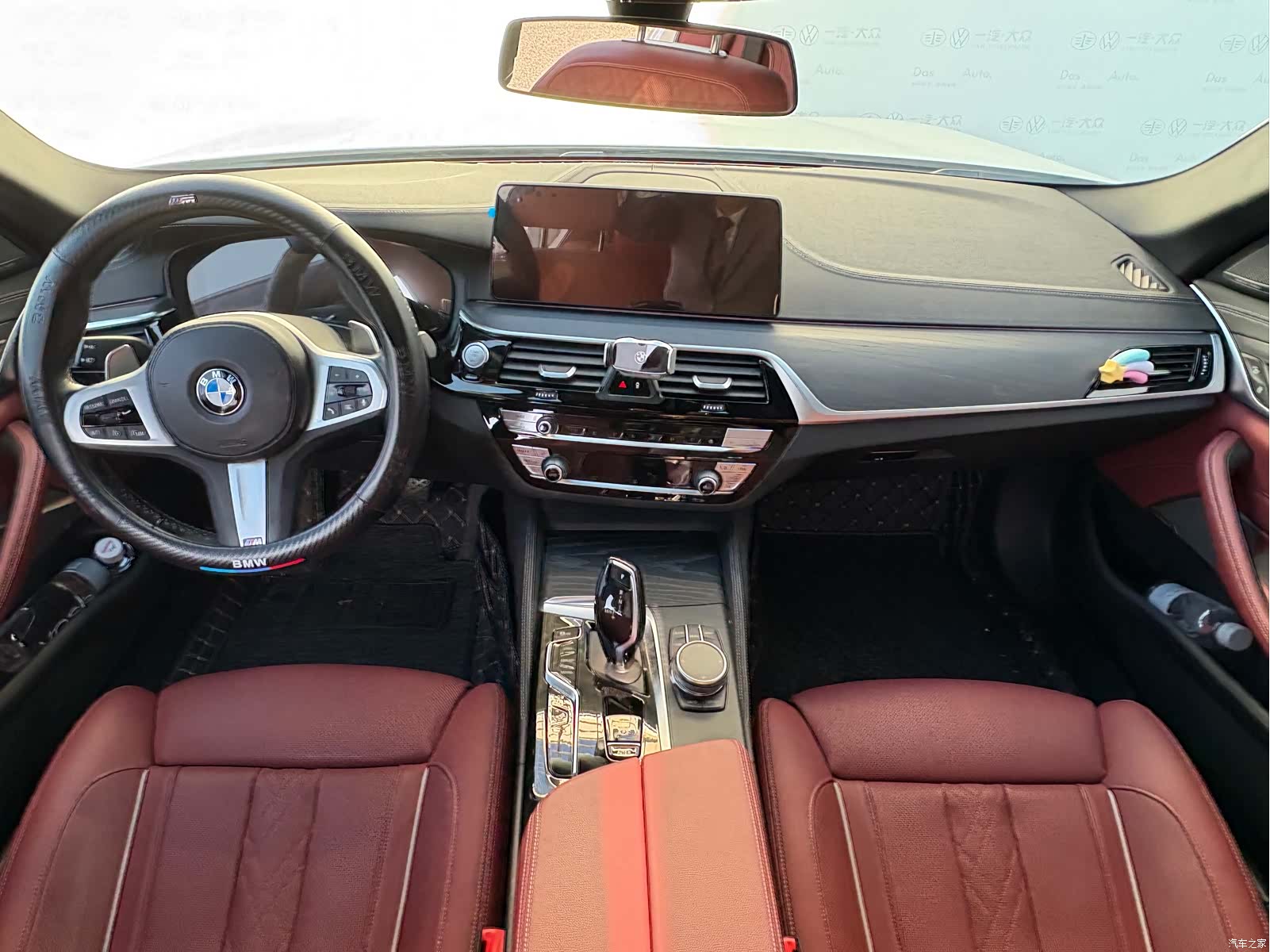 BMW 5 Series, 2022 все фото