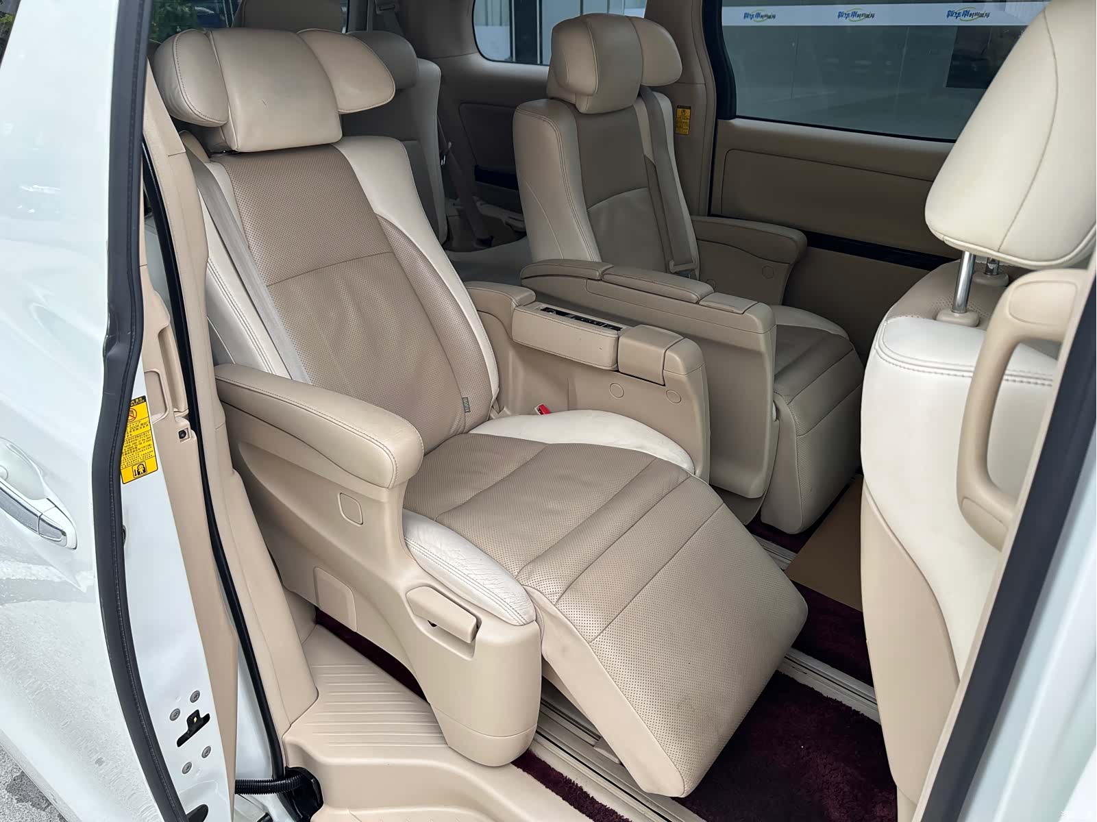 Toyota Alphard, 2015 9