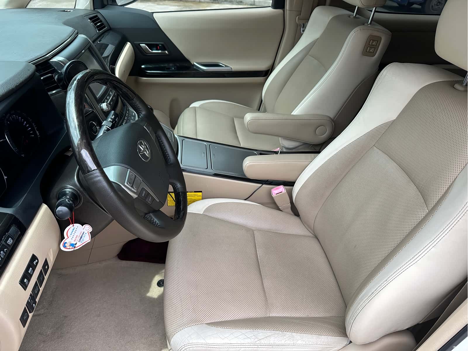 Toyota Alphard, 2015 все фото
