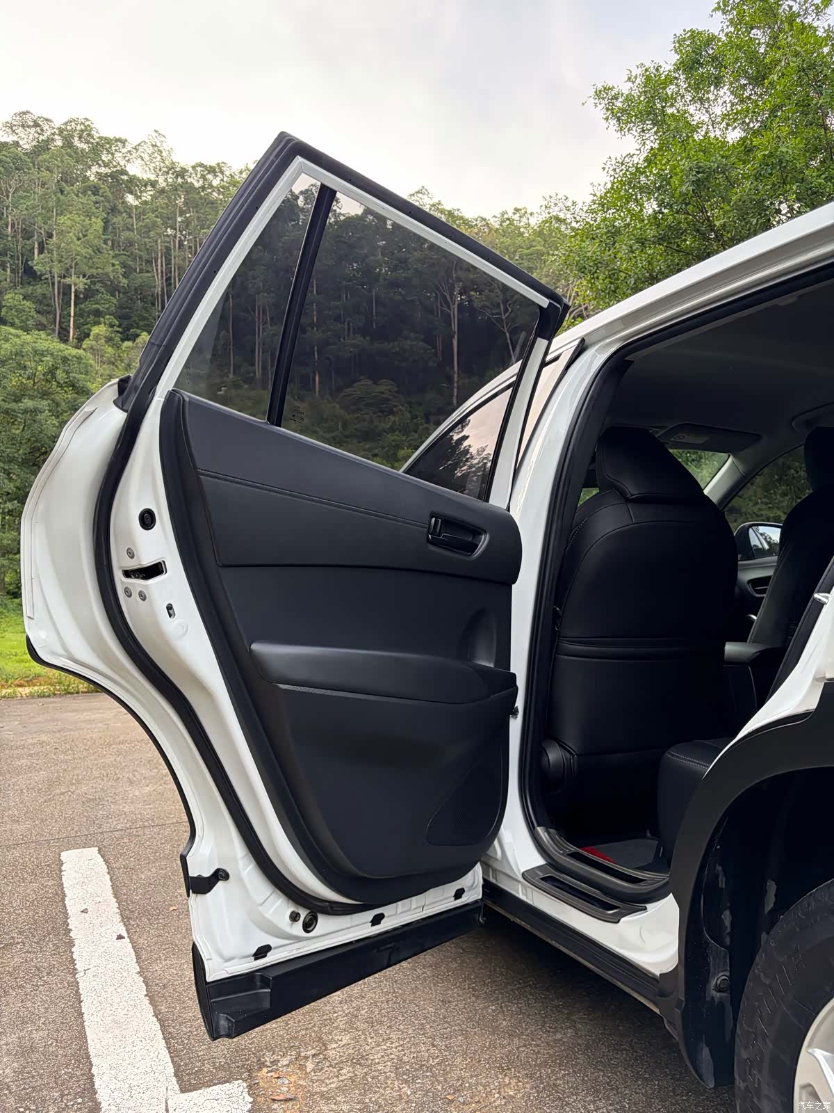 Toyota Frontlander, 2023 17