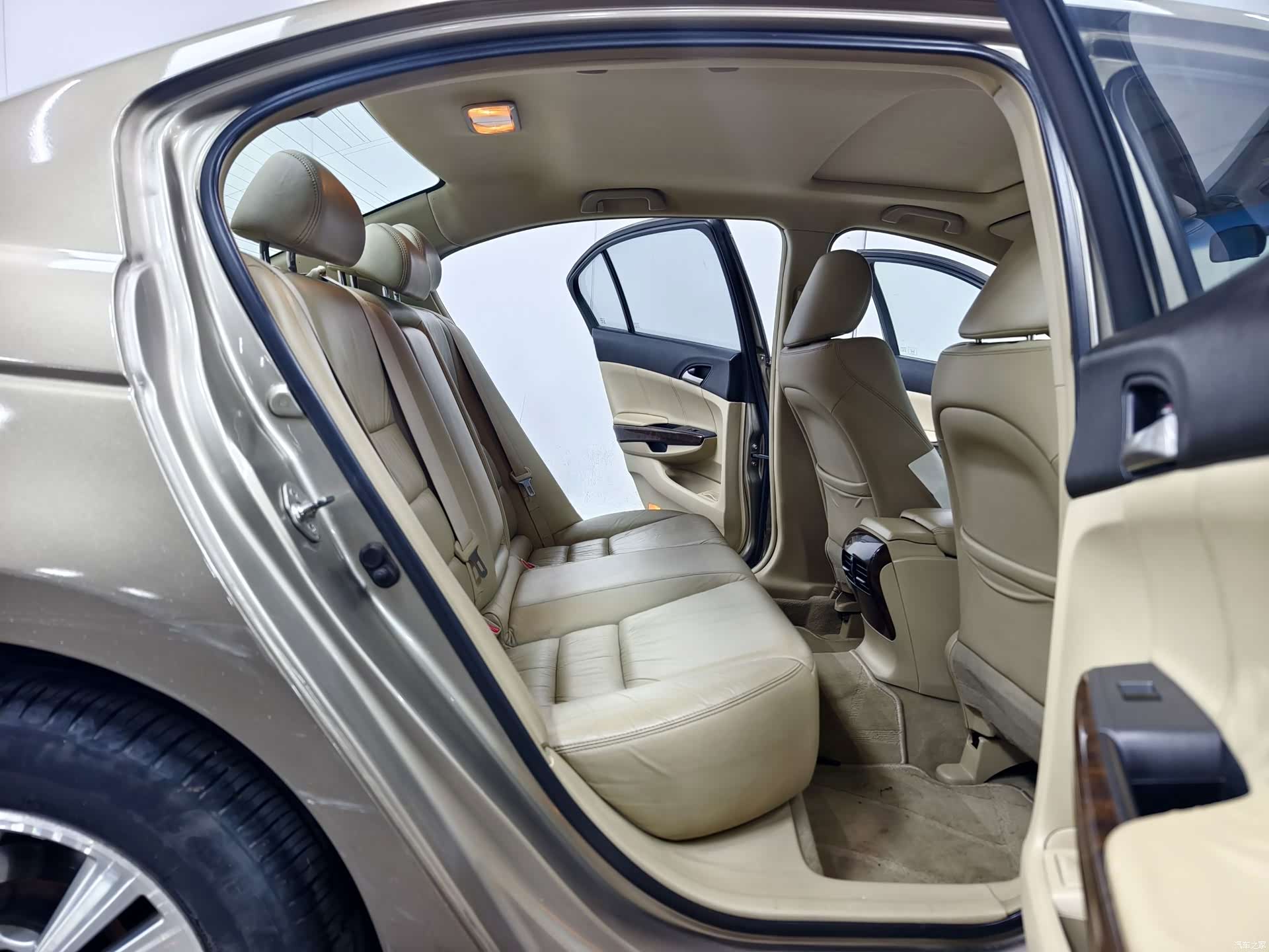 Honda Accord, 2010 16