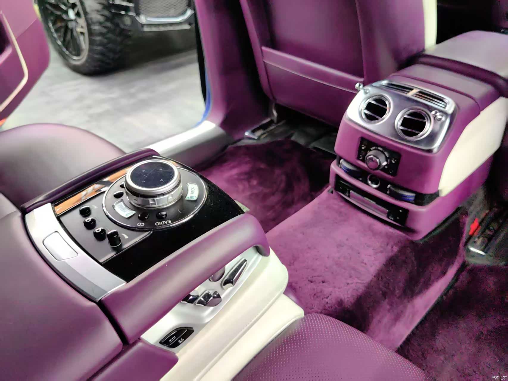 Rolls-Royce Ghost, 2015 11
