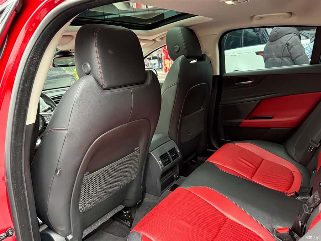 Jaguar XE, 2017 9