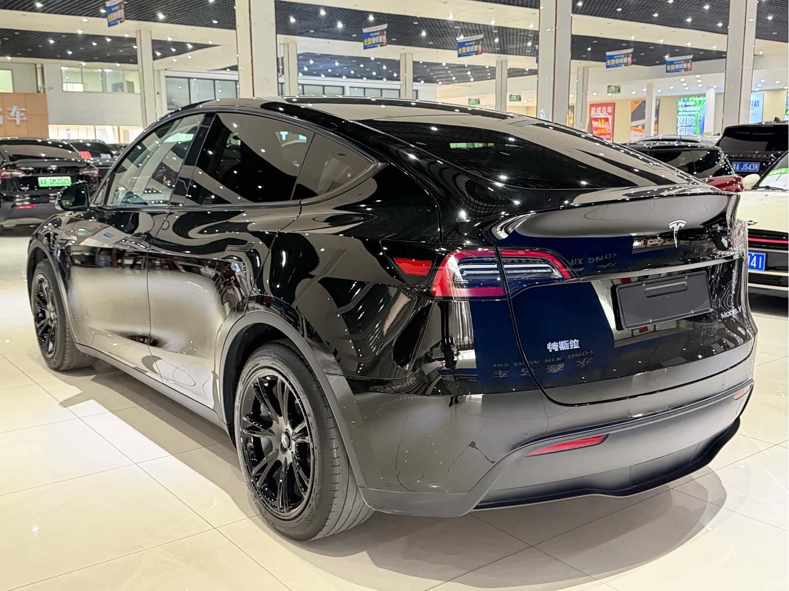 Tesla Model Y, 2023 7