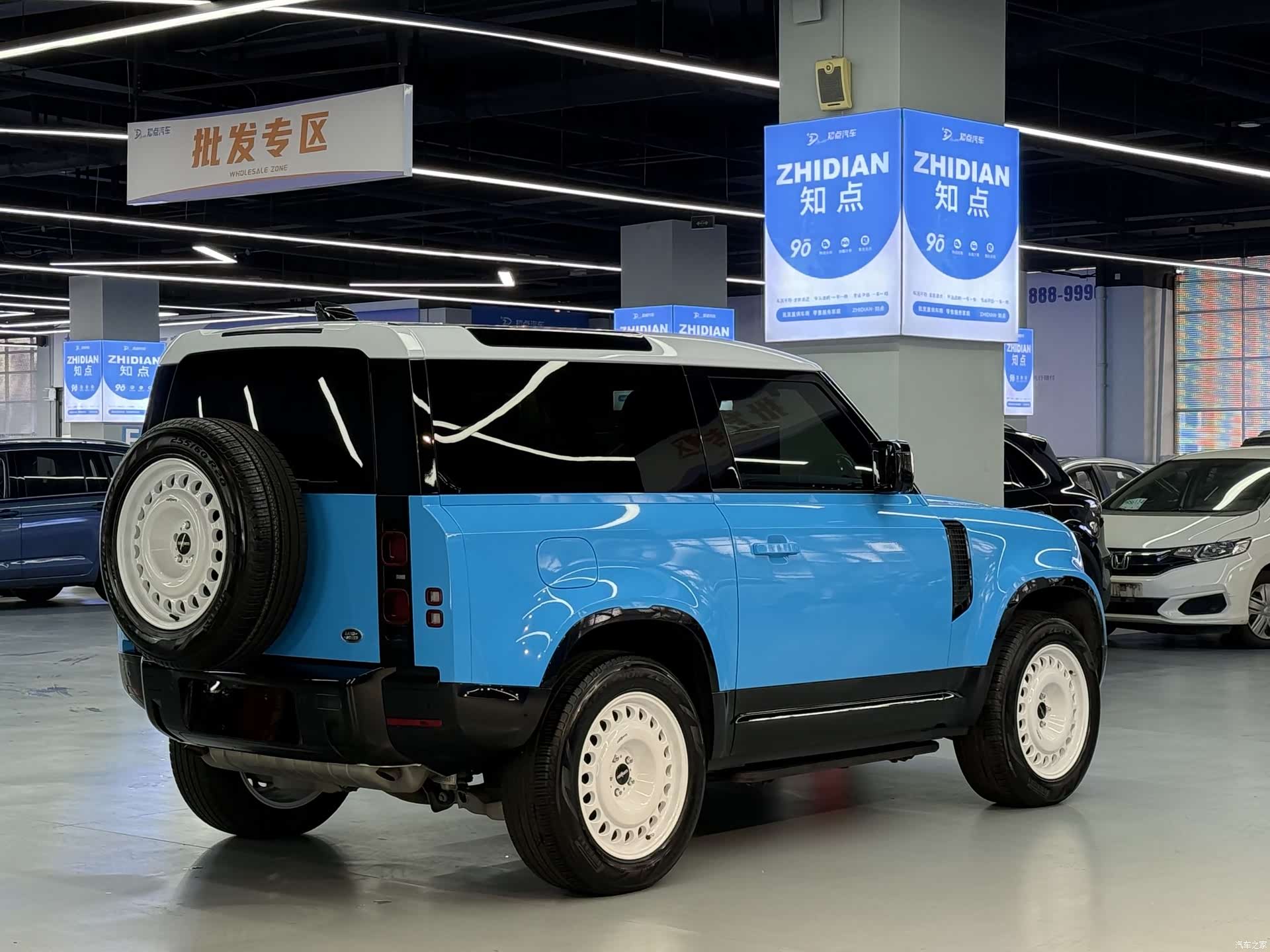 Land Rover Defender, 2021 21