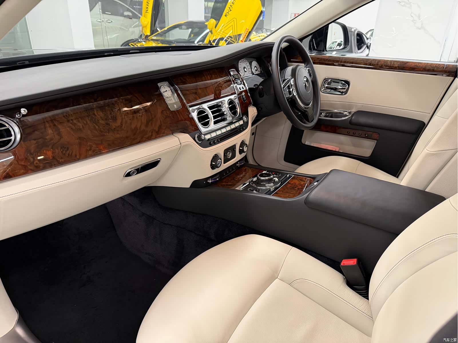 Rolls-Royce Ghost, 2014 9