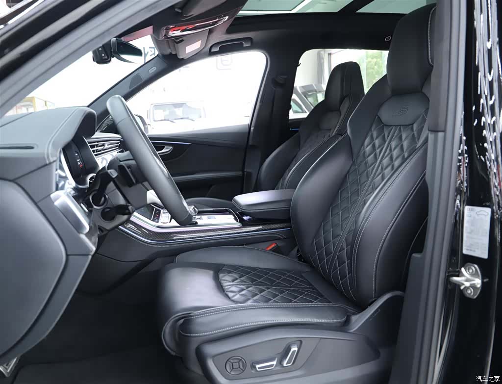 Audi Q7, 2024 6