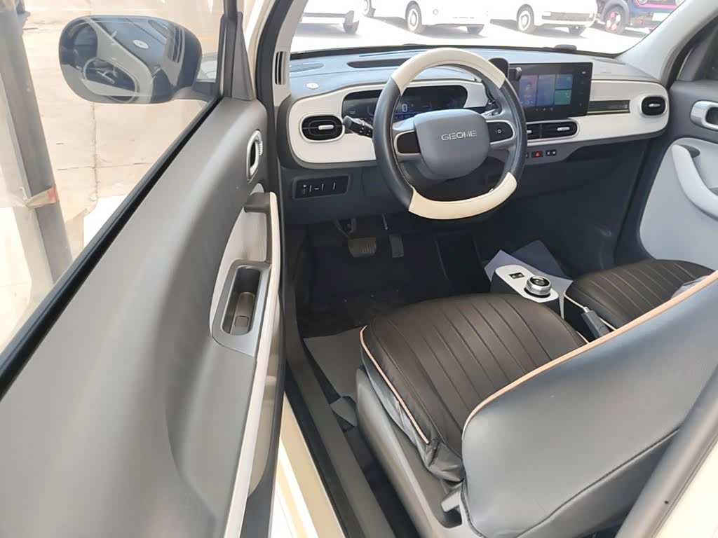 Geely Panda, 2025 16