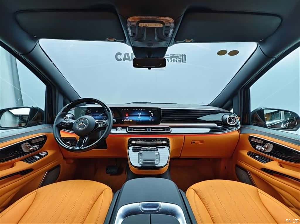Mercedes-Benz 7, 2023 все фото