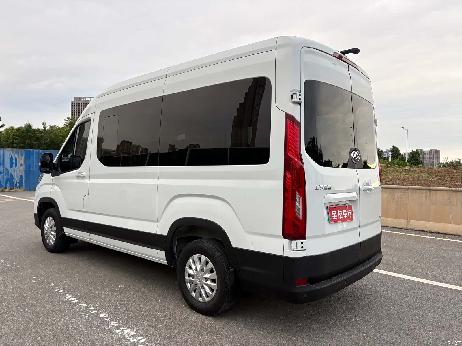 Maxus V90, 2021 3