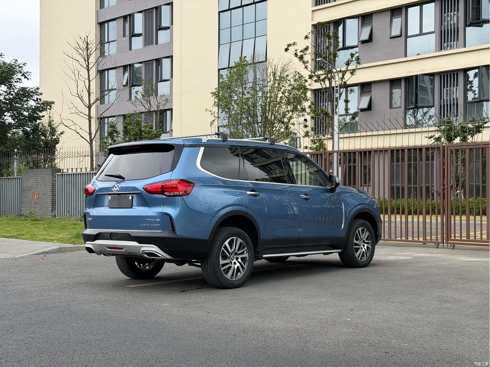 Maxus D90, 2018 24