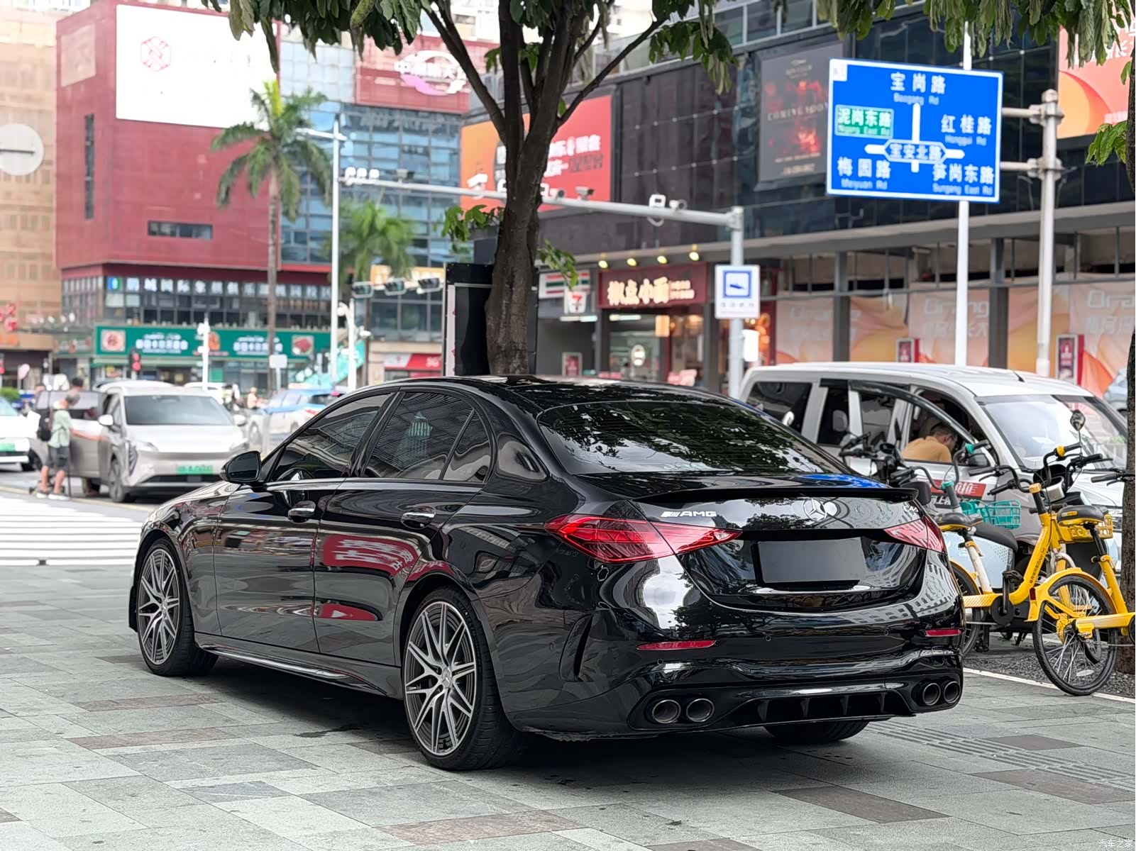 Mercedes-Benz C-Class, 2025 4