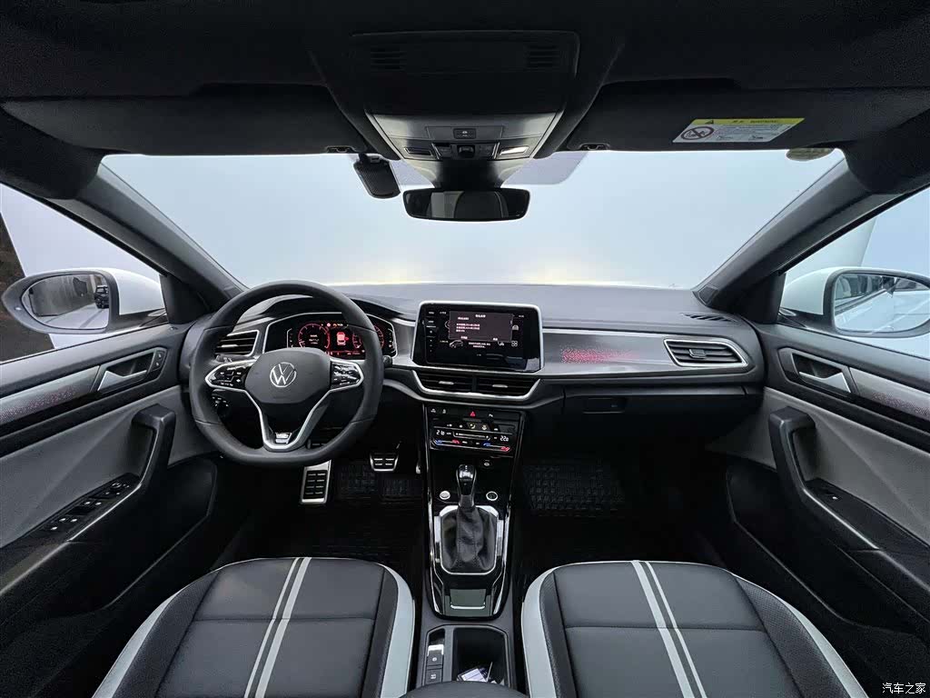 Volkswagen T-ROC, 2025 12
