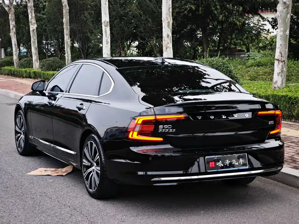 Volvo S90