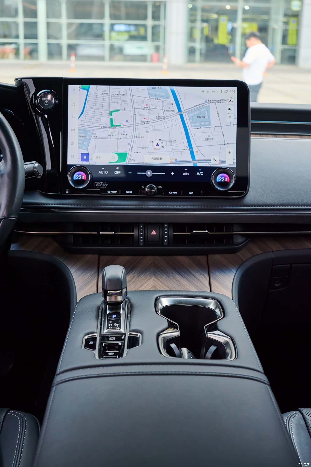 Lexus LM, 2024 18
