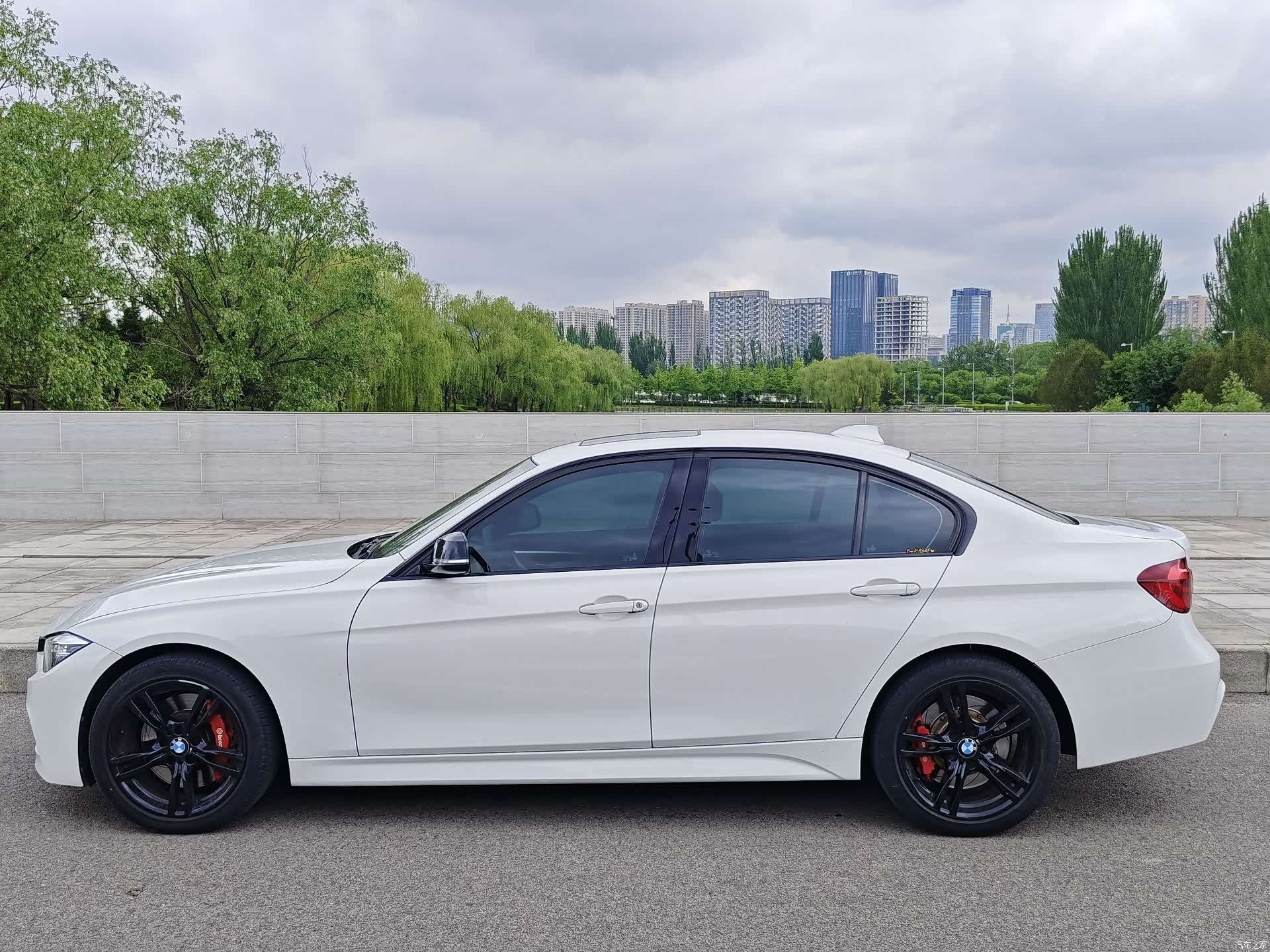 BMW 3 Series, 2018 все фото