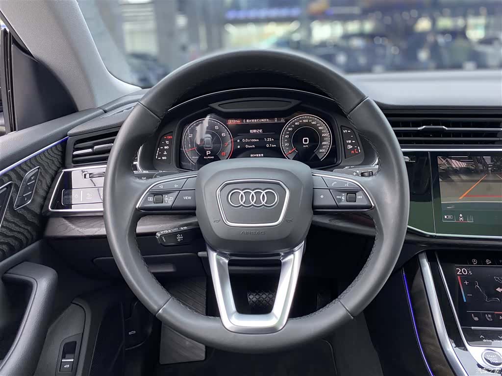 Audi Q8, 2022 все фото