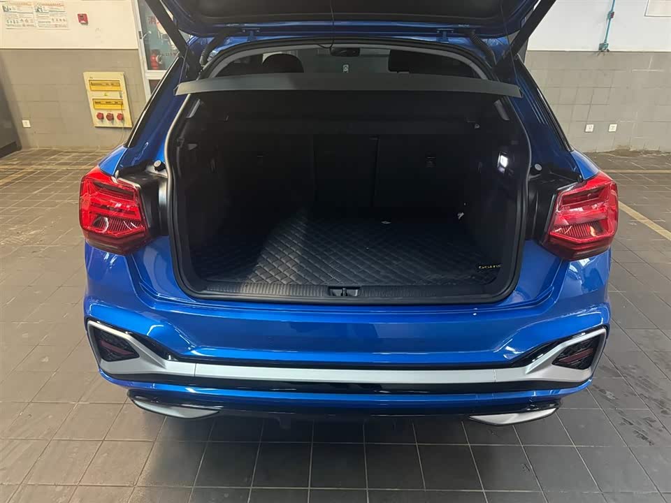 Audi Q2L