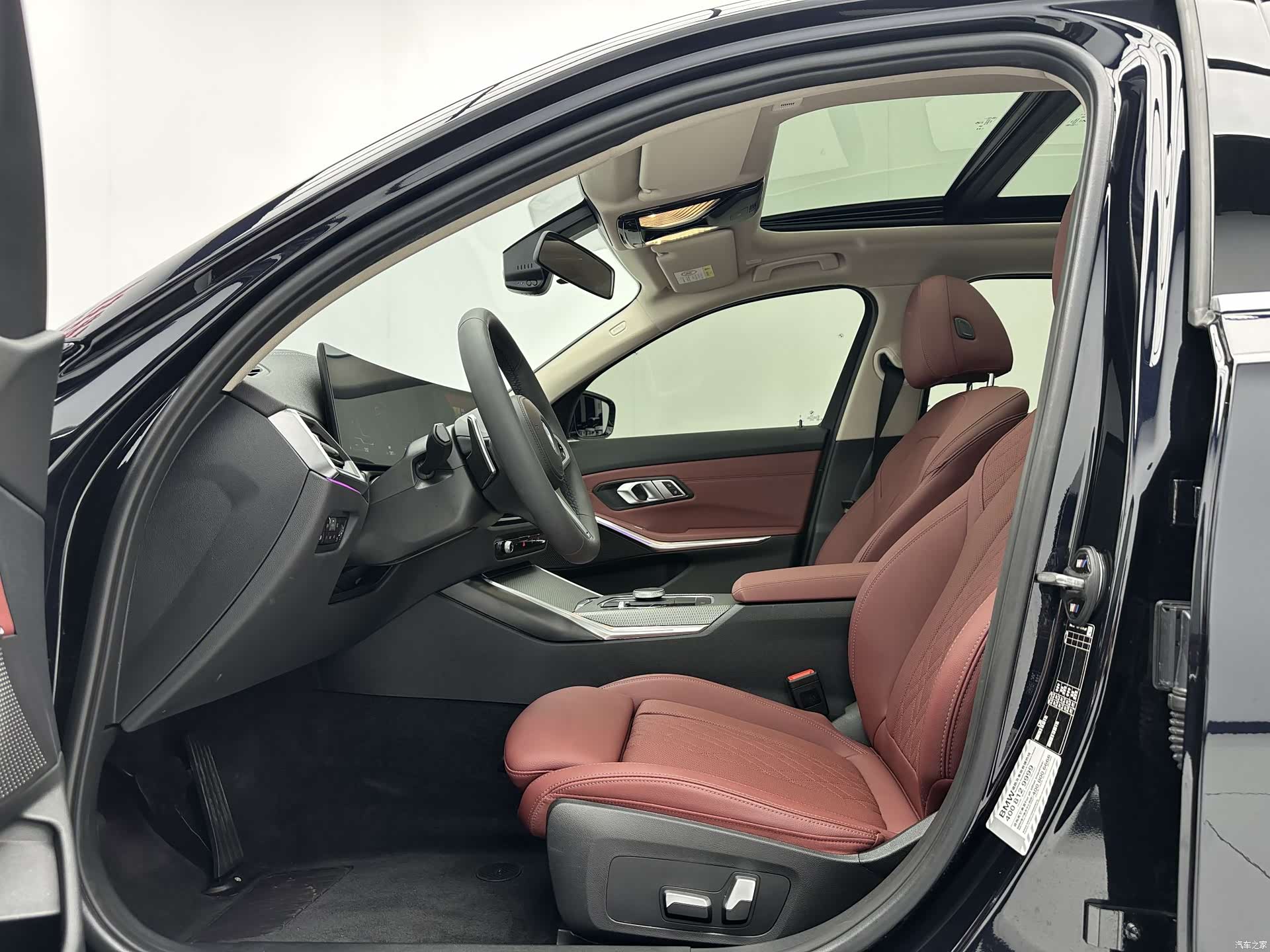 BMW 3 Series, 2023 все фото
