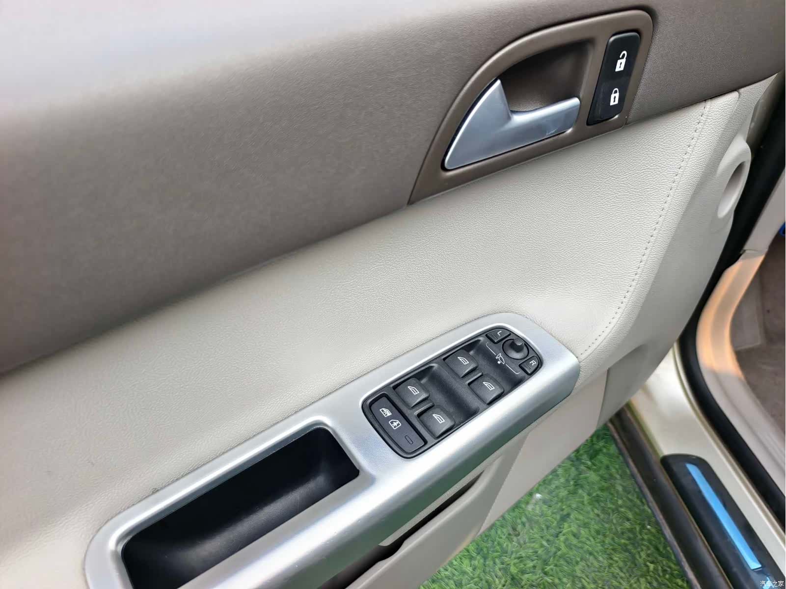 Volvo S40, 2011 6