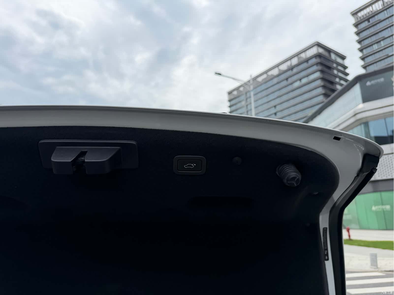 Jaguar XF, 2017 10