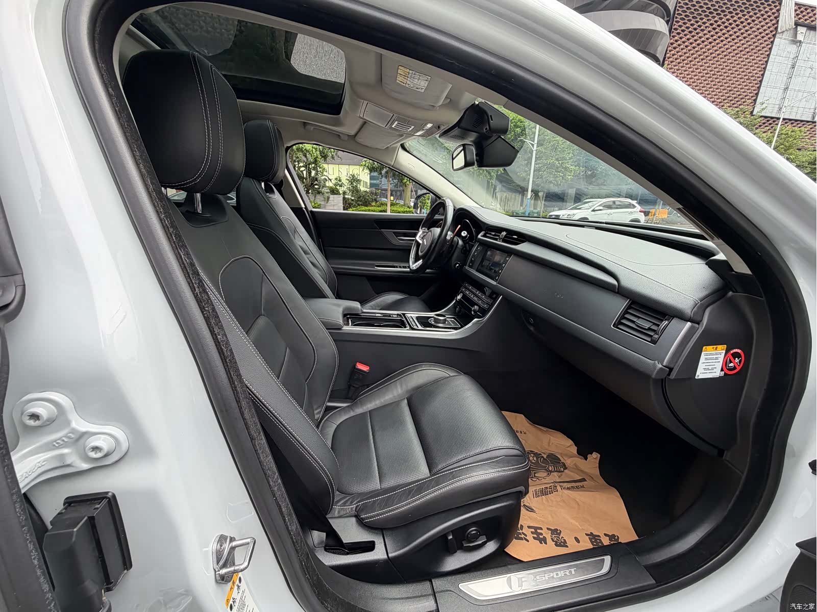 Jaguar XF, 2017 17