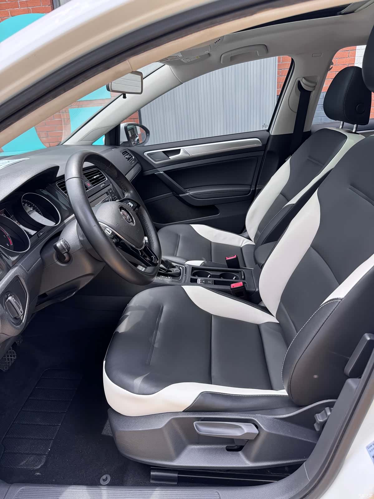 Volkswagen Golf, 2018 все фото