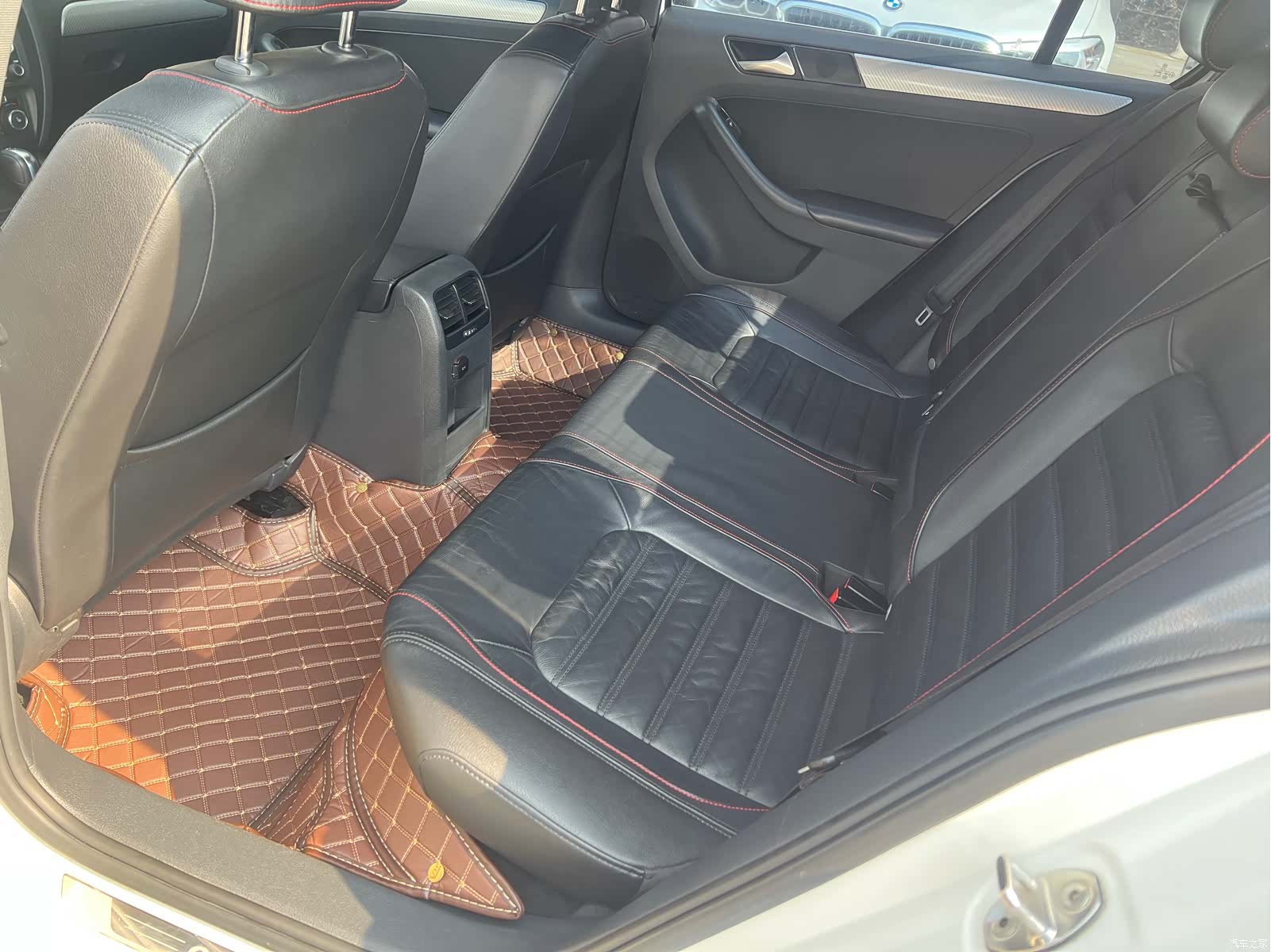 Volkswagen Sagitar, 2013 7