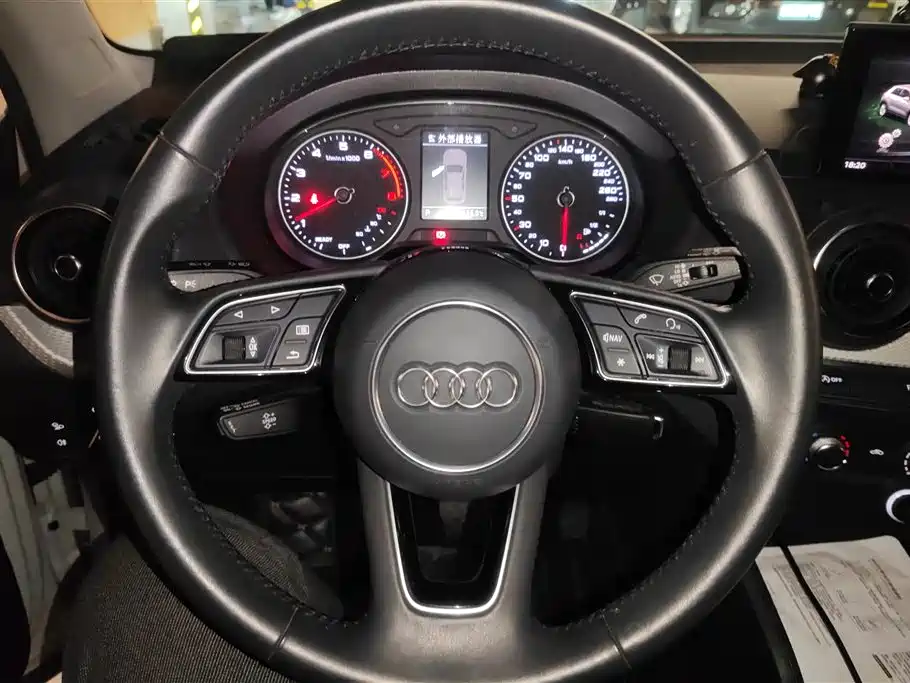 Audi Q2L