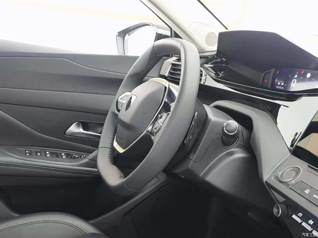 Peugeot 408, 2025 22