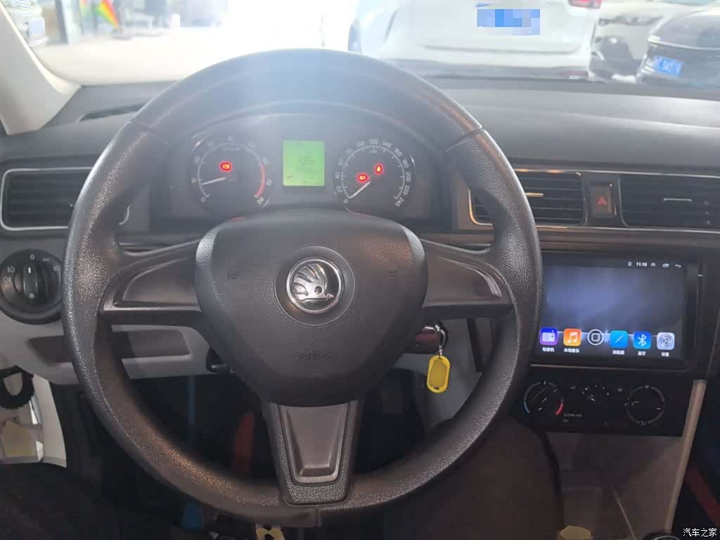Skoda Rapid, 2017 10