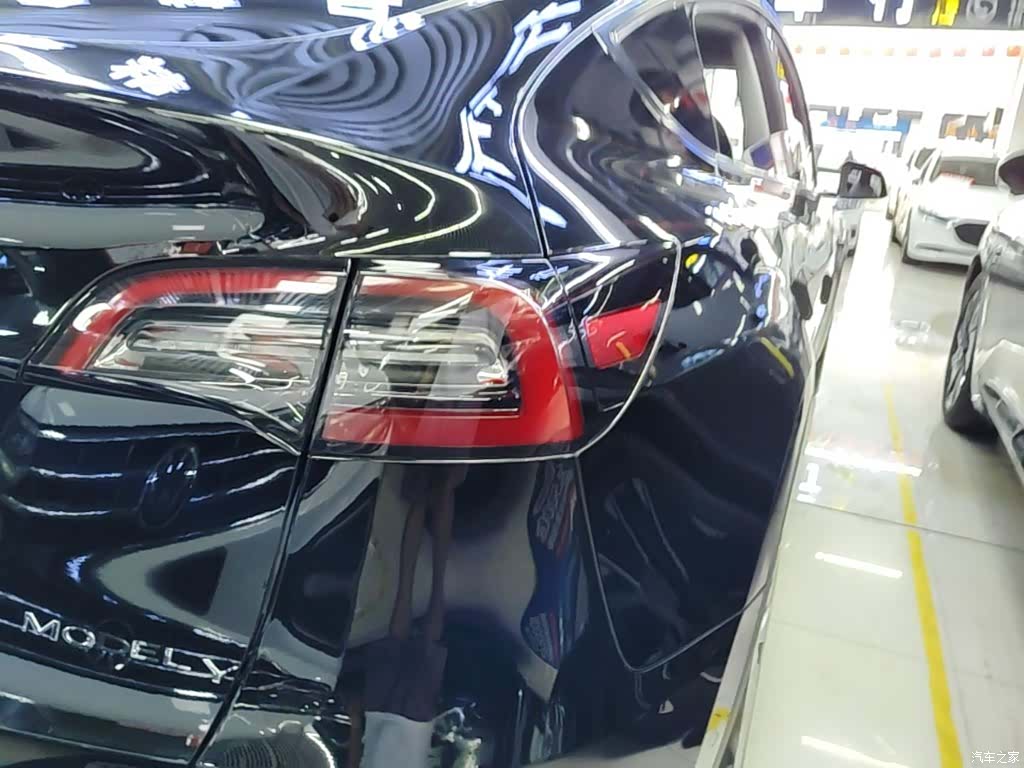 Tesla Model Y, 2023 8
