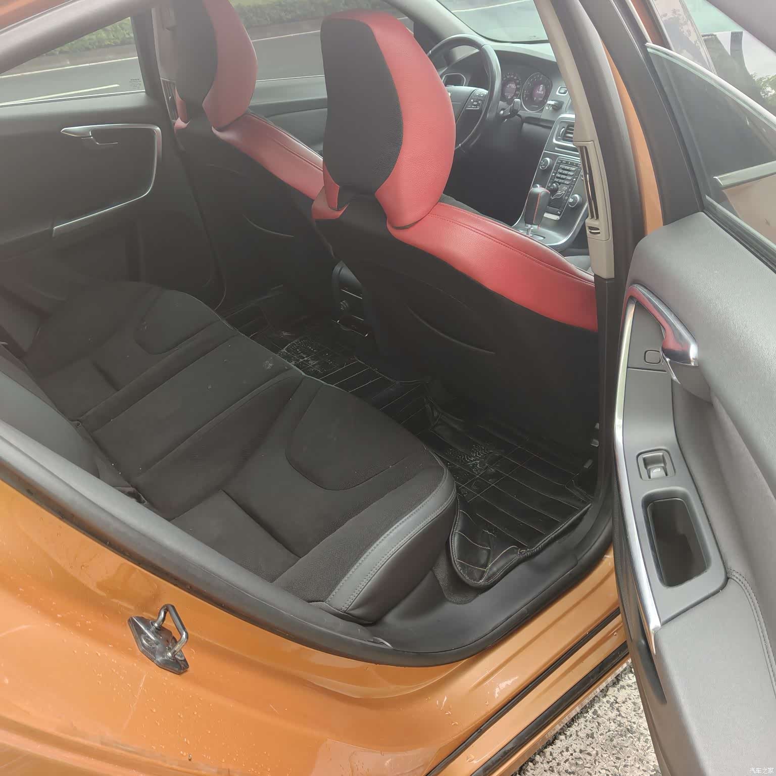 Volvo S60, 2012 3
