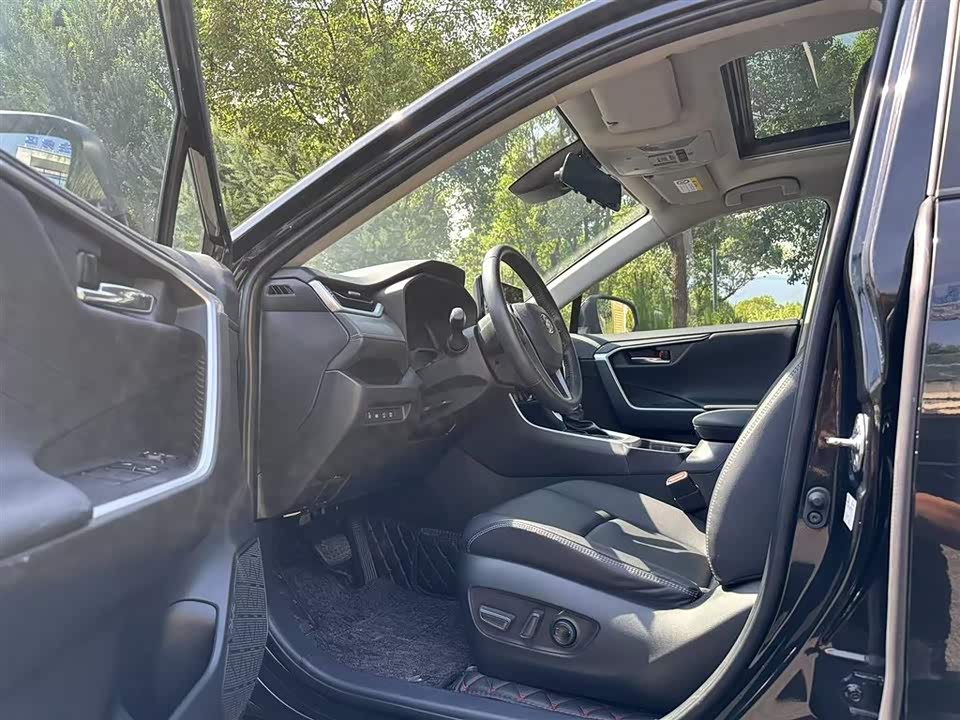 Toyota RAV4 Rongfang
