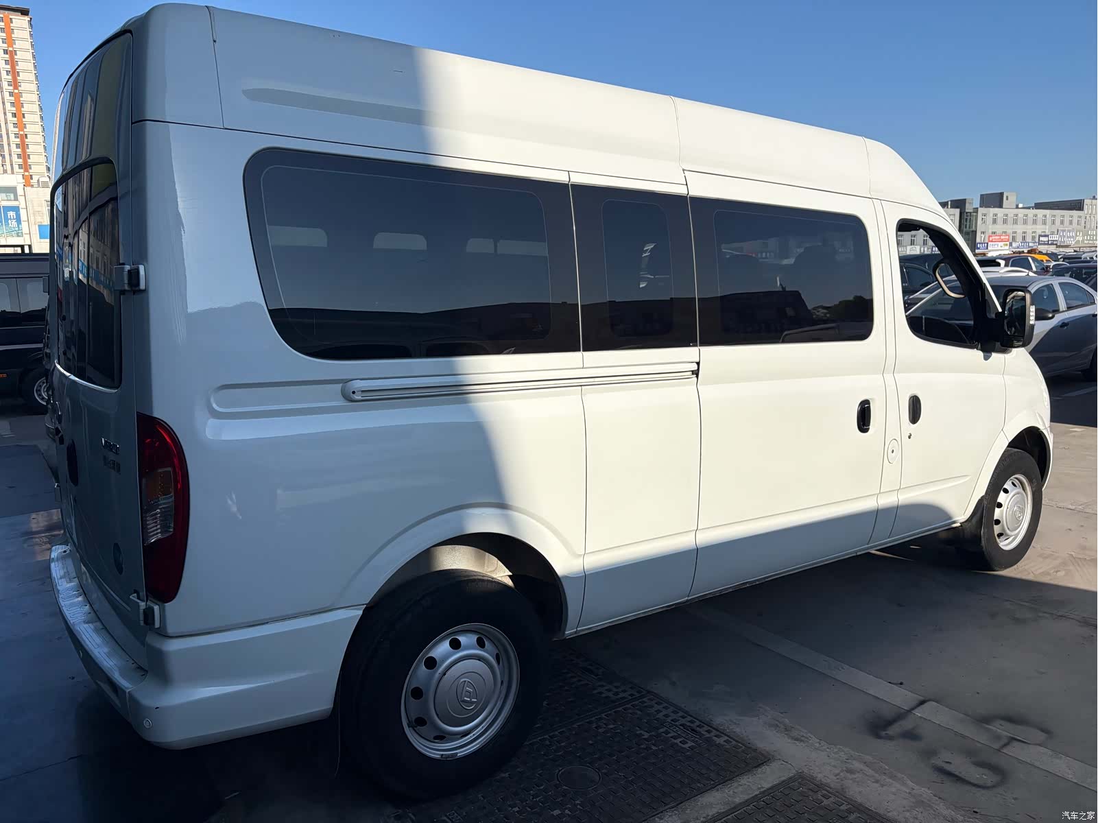 Maxus V80, 2023 8
