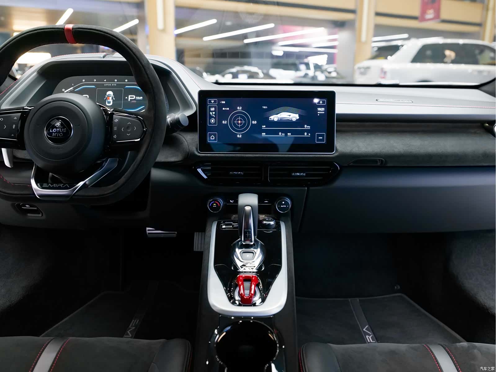 Lotus EMIRA, 2025 13