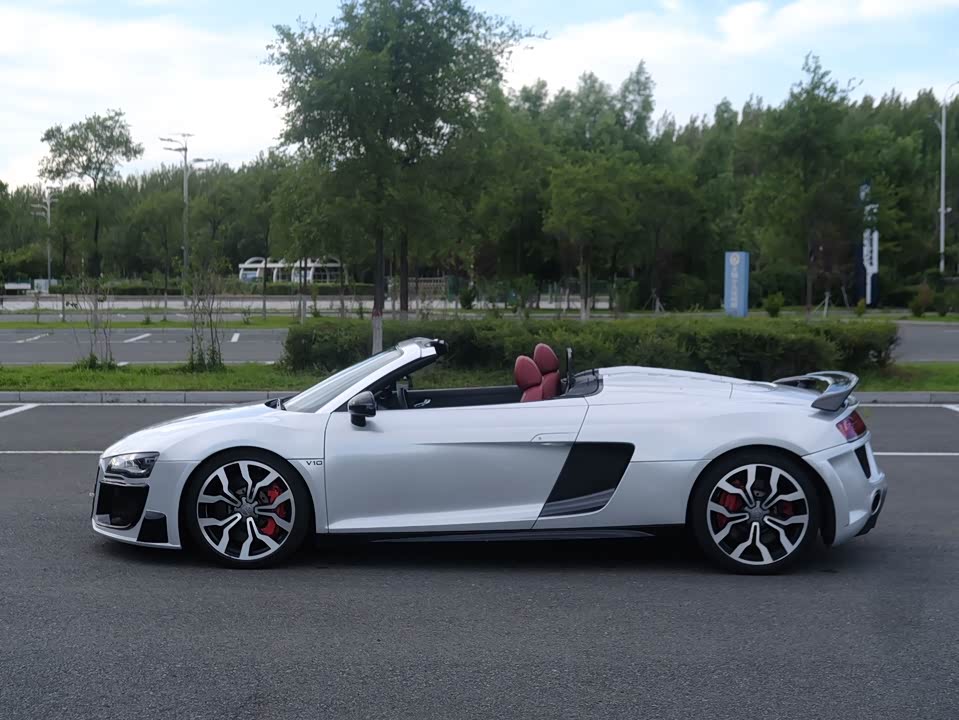 Audi R8