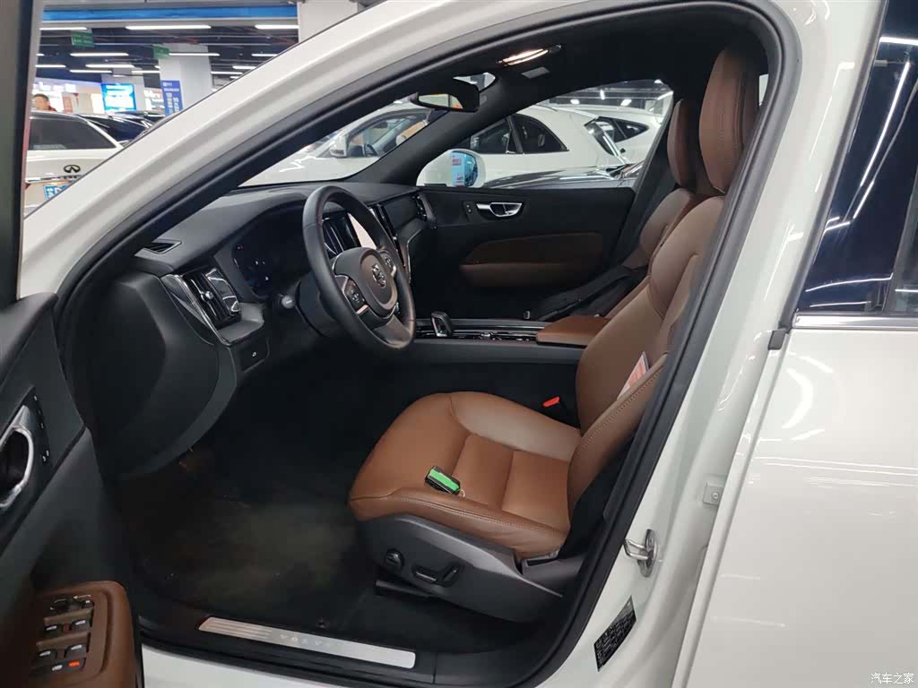 Volvo XC60, 2025 15
