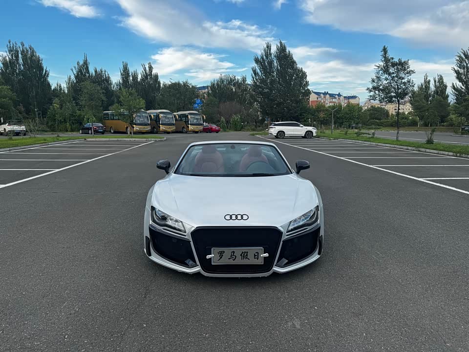 Audi R8